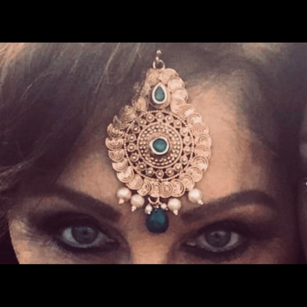 Bindi- Indian Hair Accessory